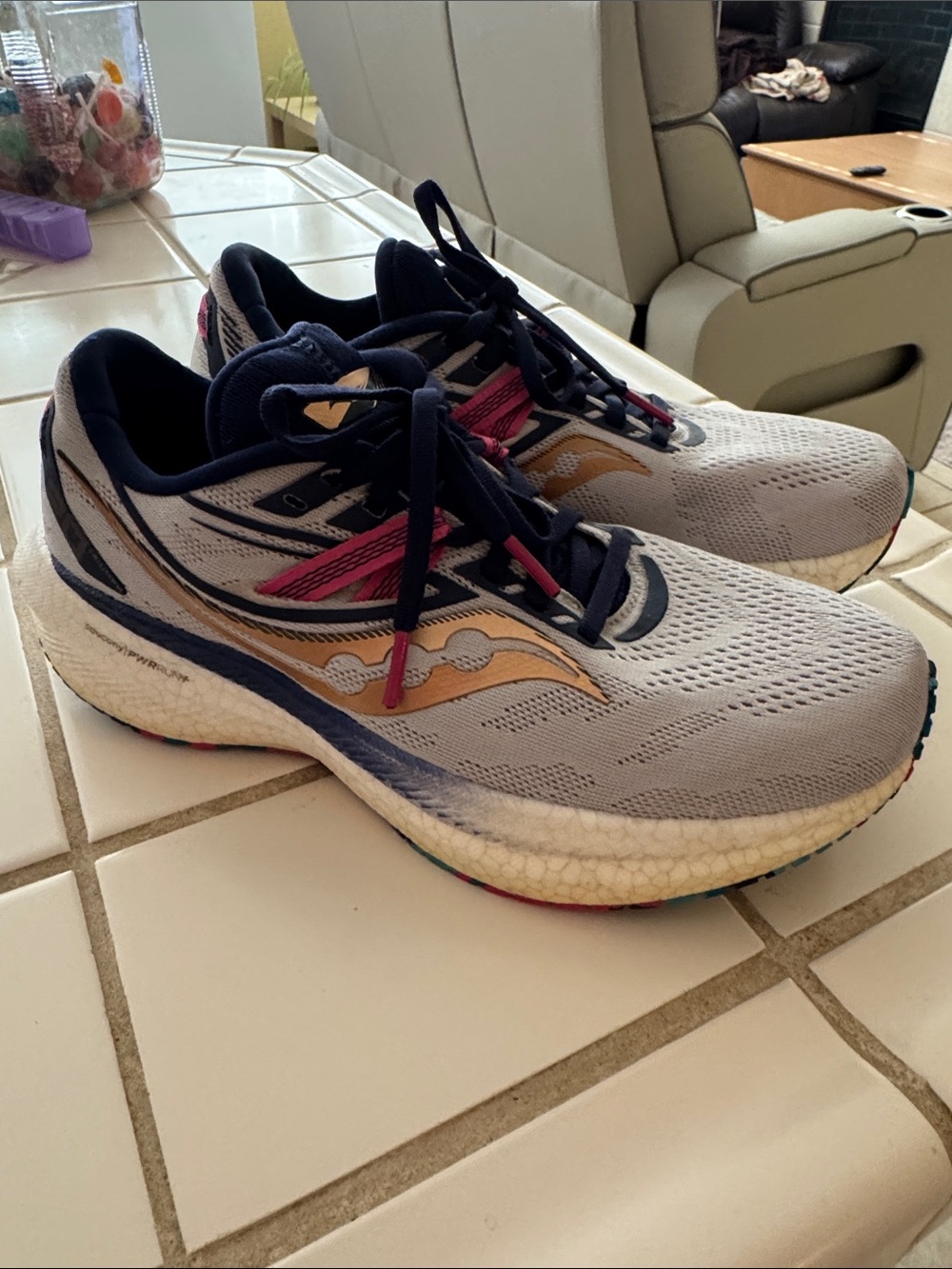 Saucony Women’s Triumph 20 Running Shoes Grey/Blue/Pink